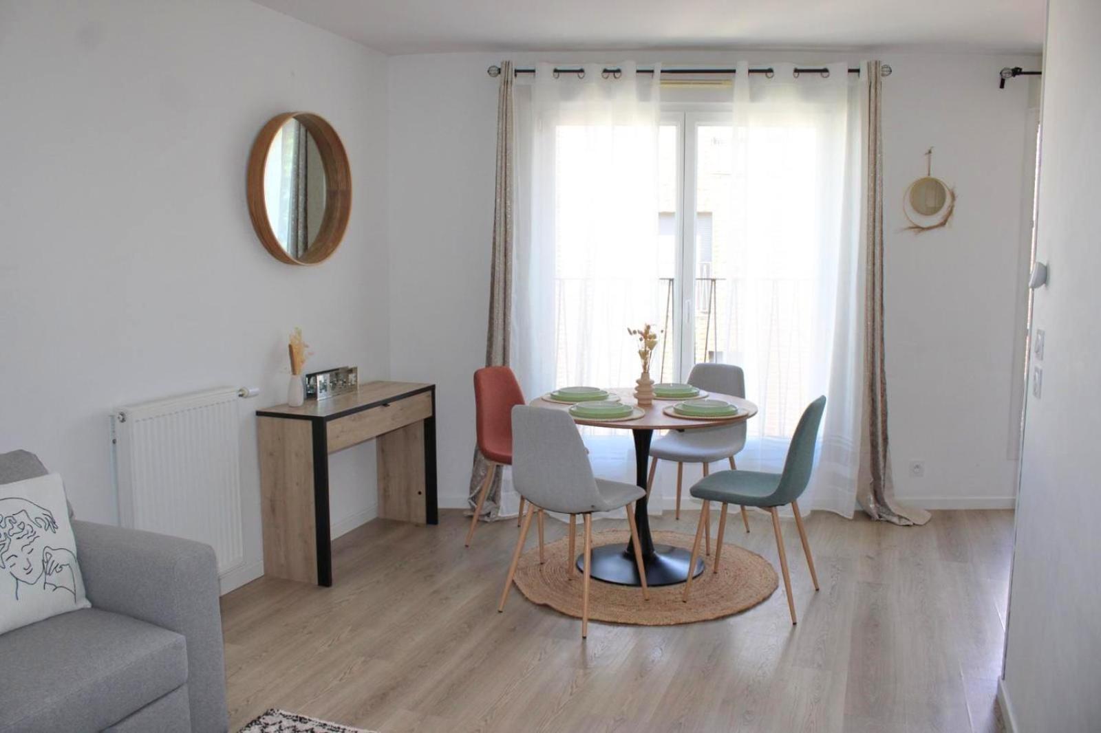 Appartement Elegant Et Lumineux رومينفيل المظهر الخارجي الصورة